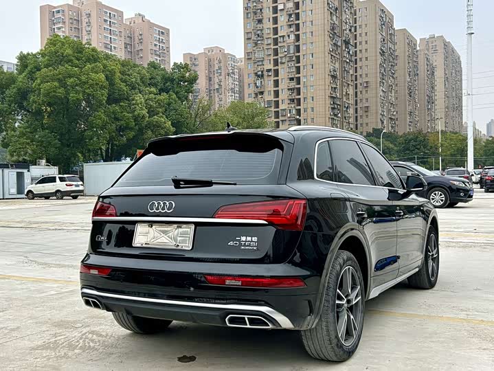 Фото 7 - Audi Q5L