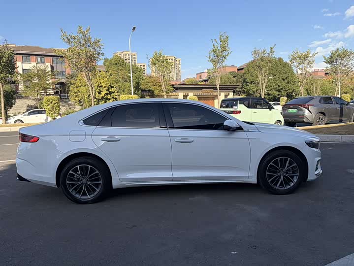 Фото 7 - Geely Preface