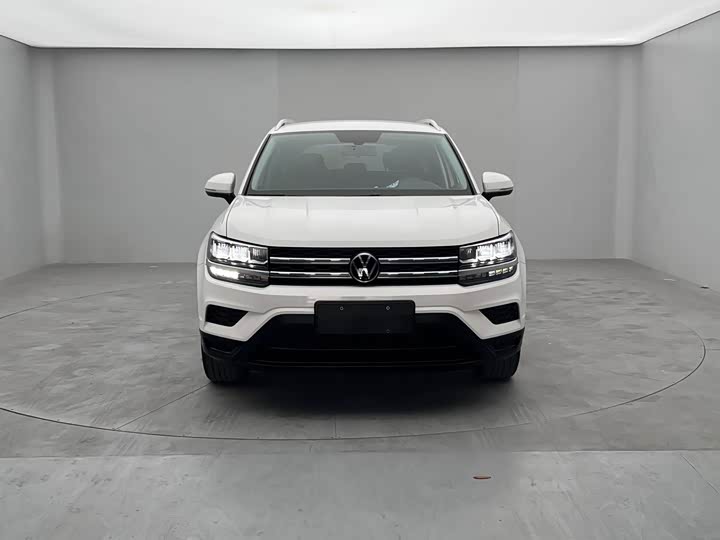 Фото 2 - Volkswagen Tharu