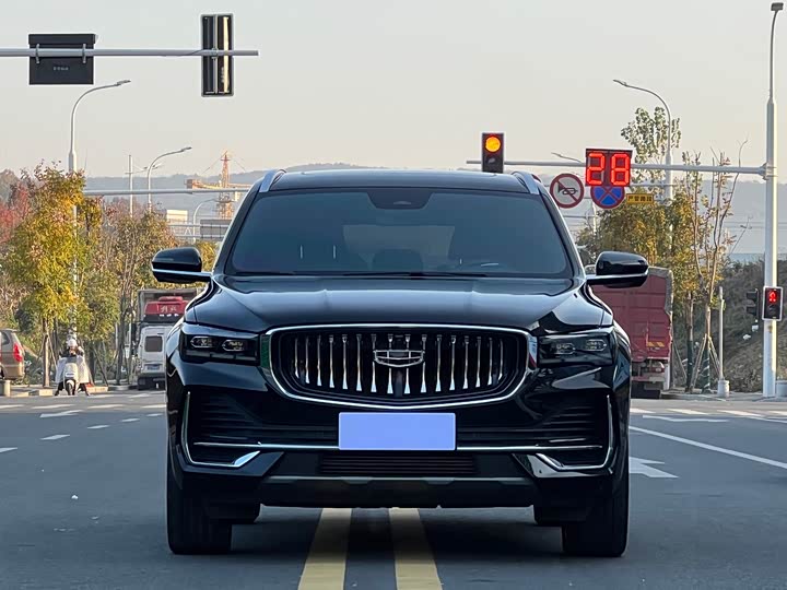 Фото 2 - Geely Monjaro