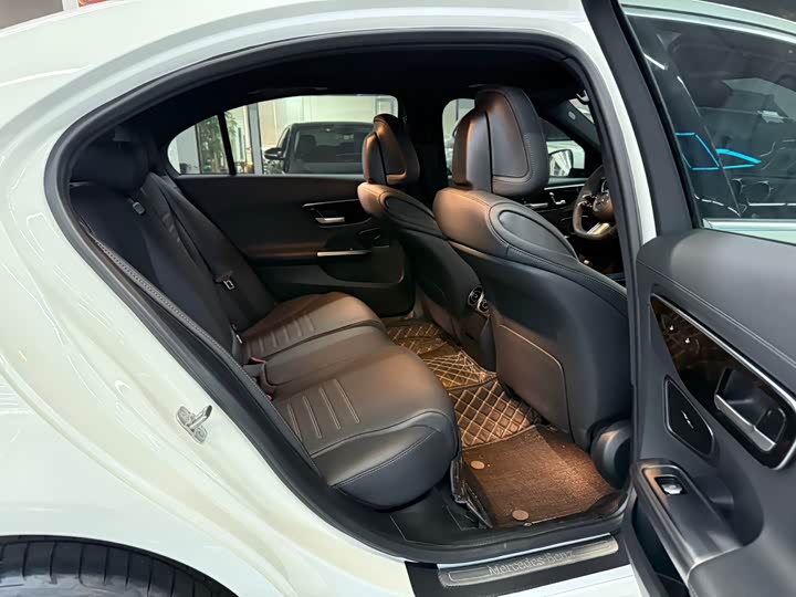 Фото 7 - Mercedes-Benz C-Class