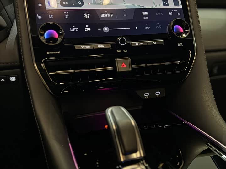 Фото 4 - Toyota Vellfire