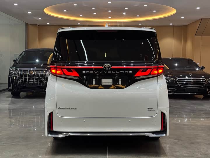 Фото 9 - Toyota Vellfire