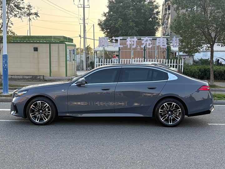 Фото 7 - BMW 5 Series