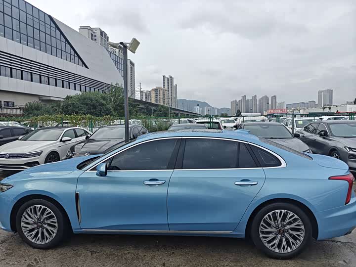 Фото 4 - Hongqi H5