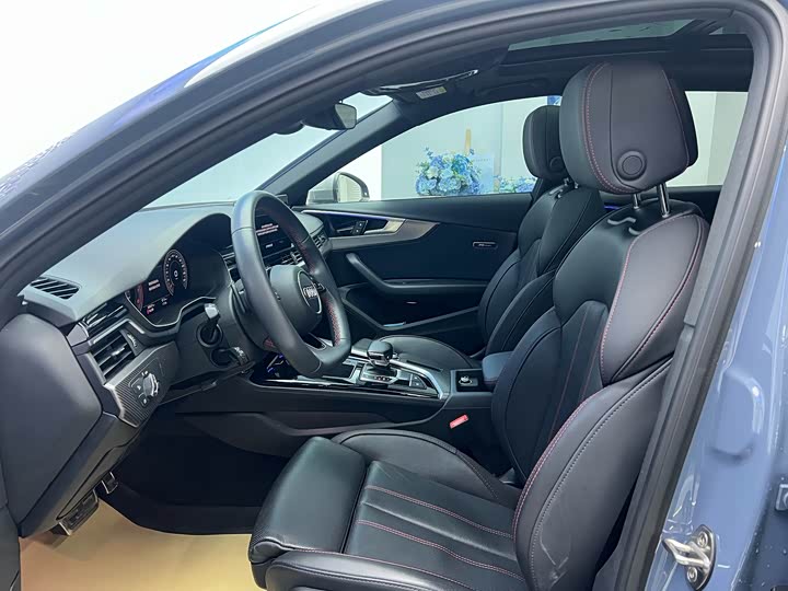 Фото 3 - Audi A4L