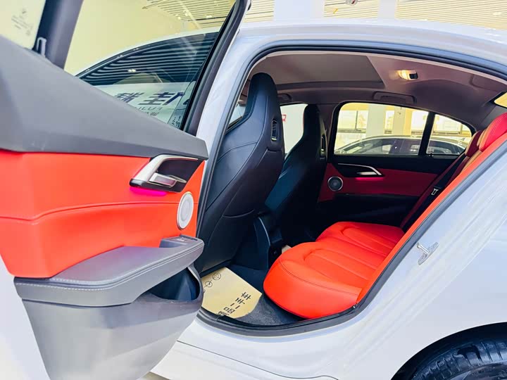 Фото 7 - BMW 1 Series