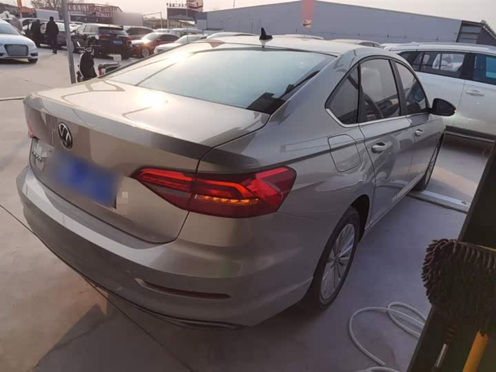 Фото 7 - Volkswagen Lavida