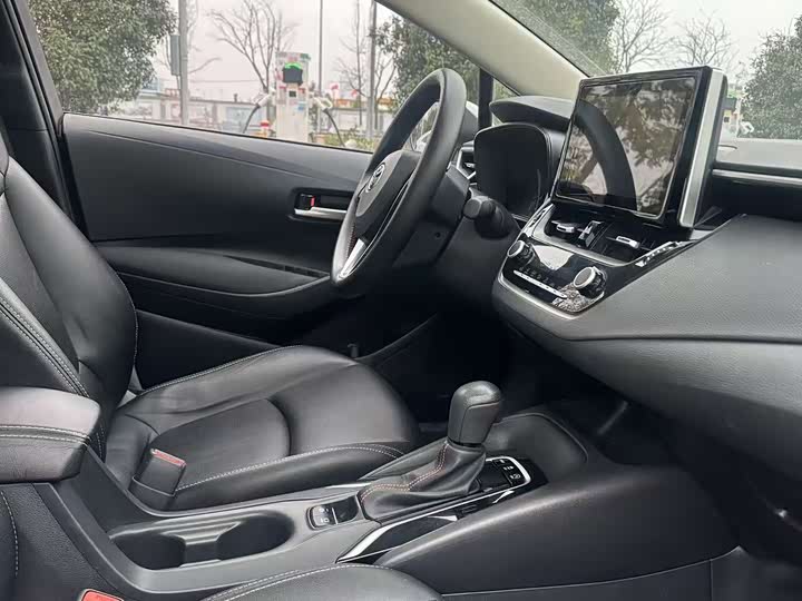 Фото 5 - Toyota Corolla