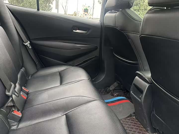 Фото 6 - Toyota Corolla