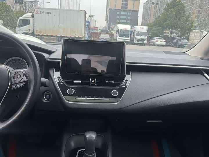 Фото 8 - Toyota Corolla