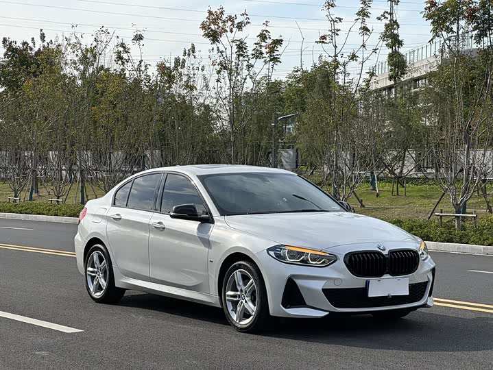 Фото 3 - BMW 1 Series