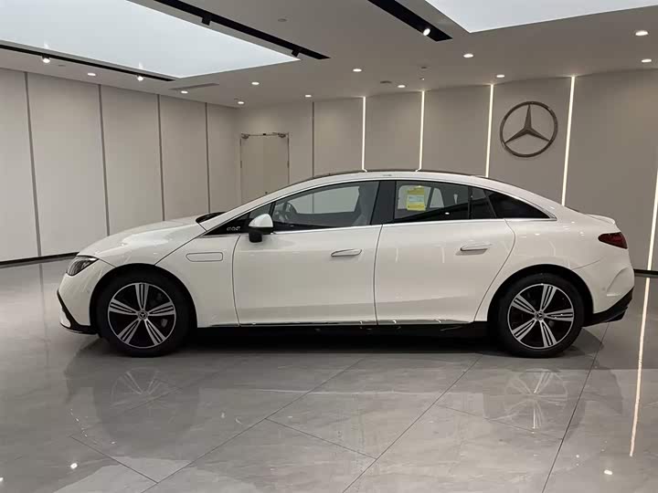 Фото 4 - Mercedes-Benz EQE