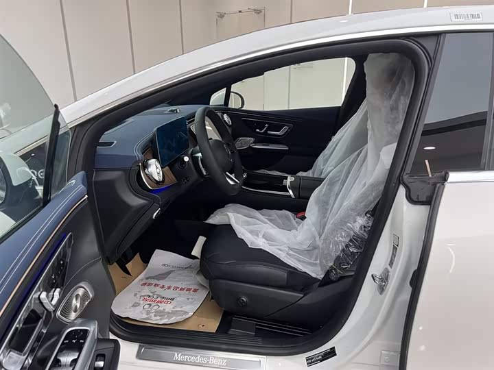 Фото 8 - Mercedes-Benz EQE