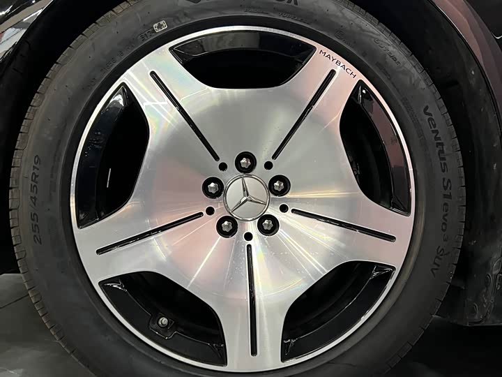 Фото 4 - Mercedes-Benz Maybach S-Class