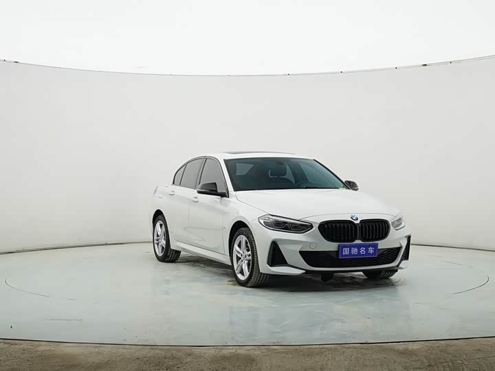 Фото 3 - BMW 1 Series