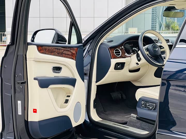 Фото 4 - Bentley Bentayga