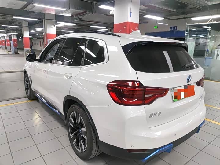 Фото 4 - BMW iX3