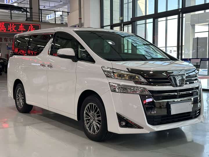 Фото 3 - Toyota Vellfire