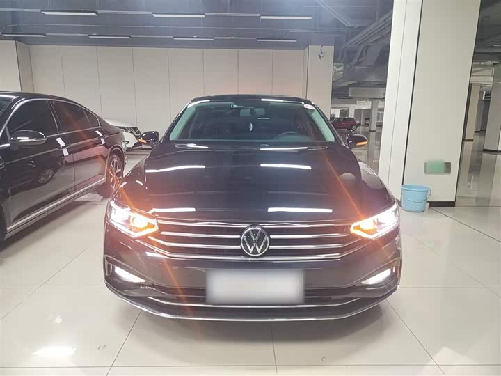 Фото 3 - Volkswagen Magotan