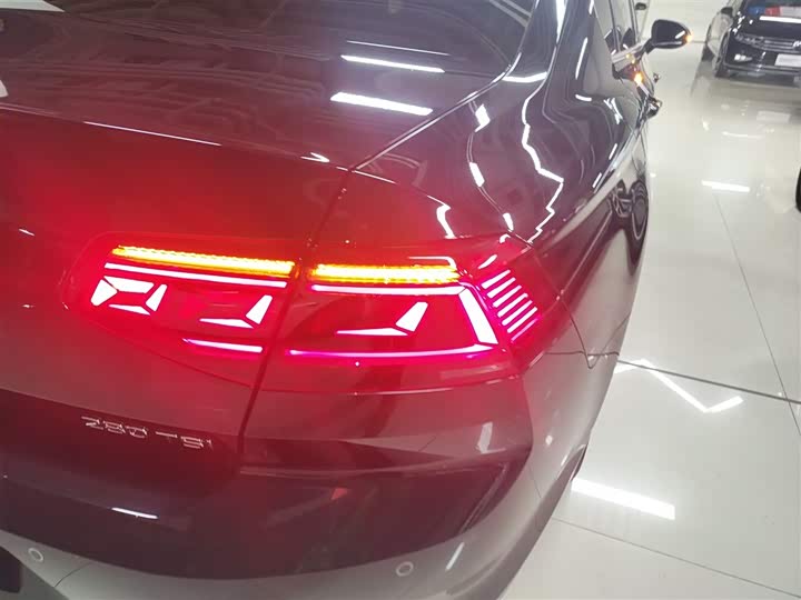 Фото 8 - Volkswagen Magotan