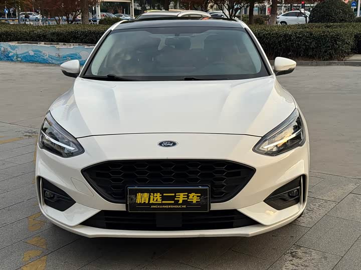 Фото 2 - Ford Focus