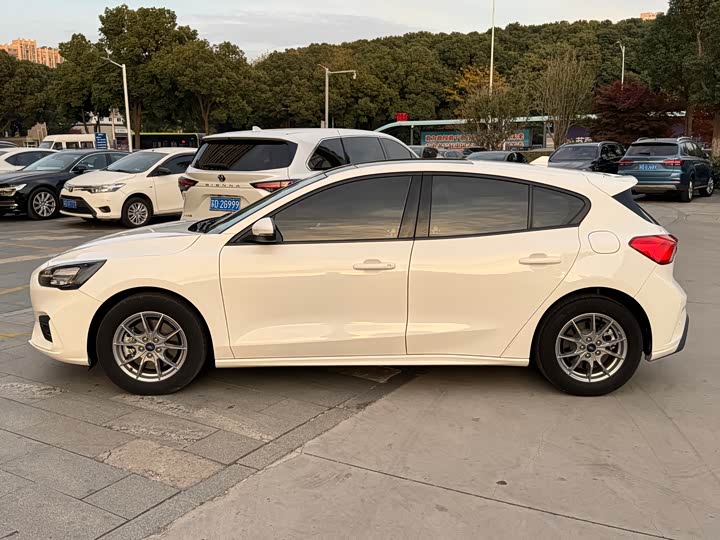 Фото 3 - Ford Focus