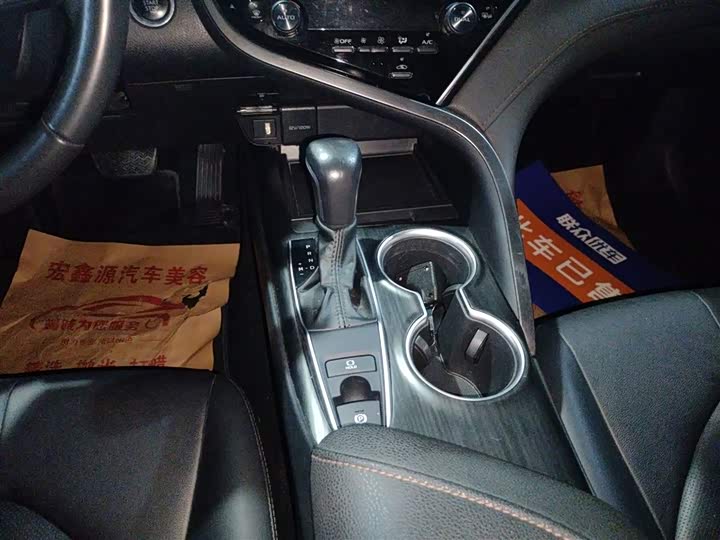 Фото 6 - Toyota Camry