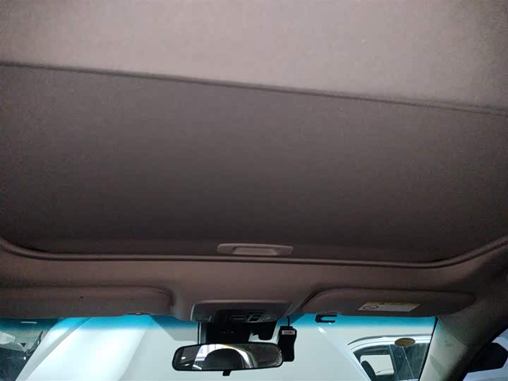 Фото 8 - Toyota Camry