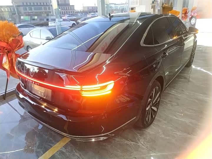 Фото 7 - Volkswagen Passat