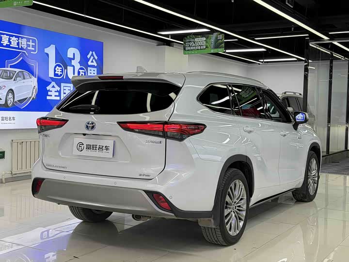 Фото 4 - Toyota Highlander