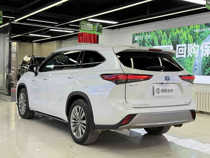 Фото 5 - Toyota Highlander