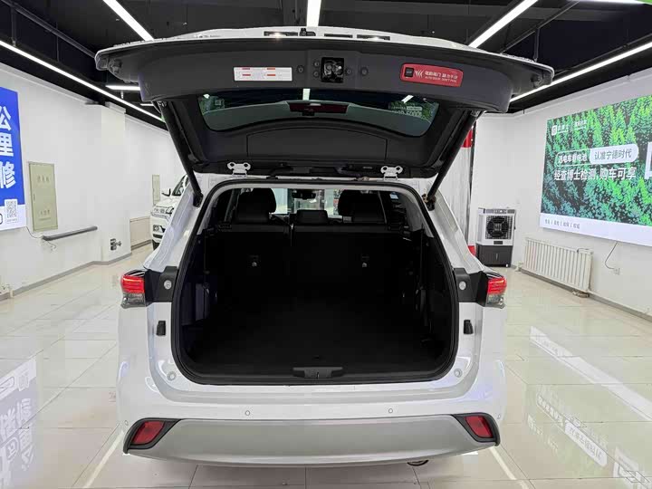 Фото 7 - Toyota Highlander