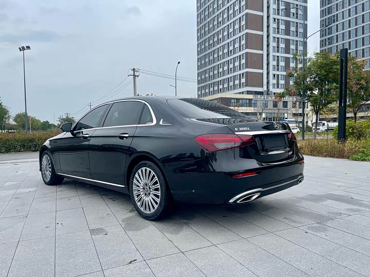 Фото 7 - Mercedes-Benz E-Class