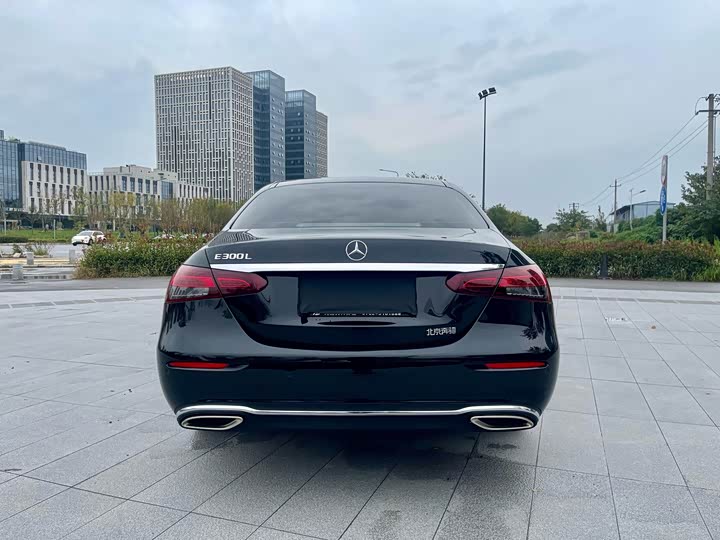 Фото 8 - Mercedes-Benz E-Class