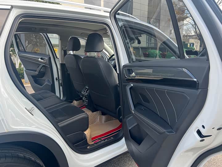 Фото 8 - Volkswagen Tayron