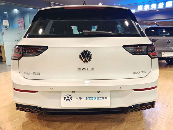 Фото 5 - Volkswagen Golf