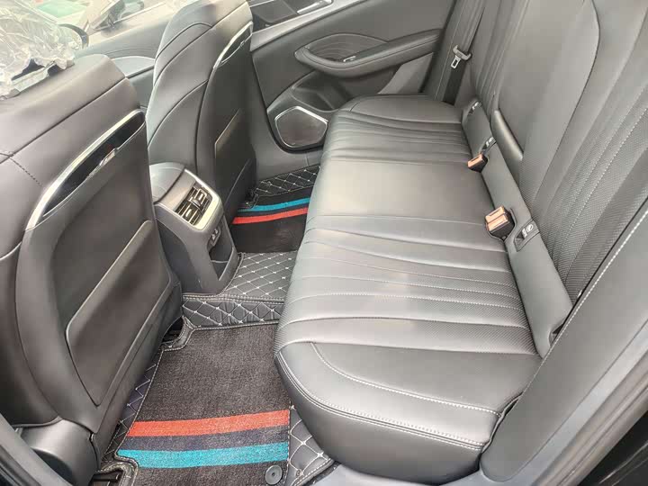 Фото 7 - Hongqi H5