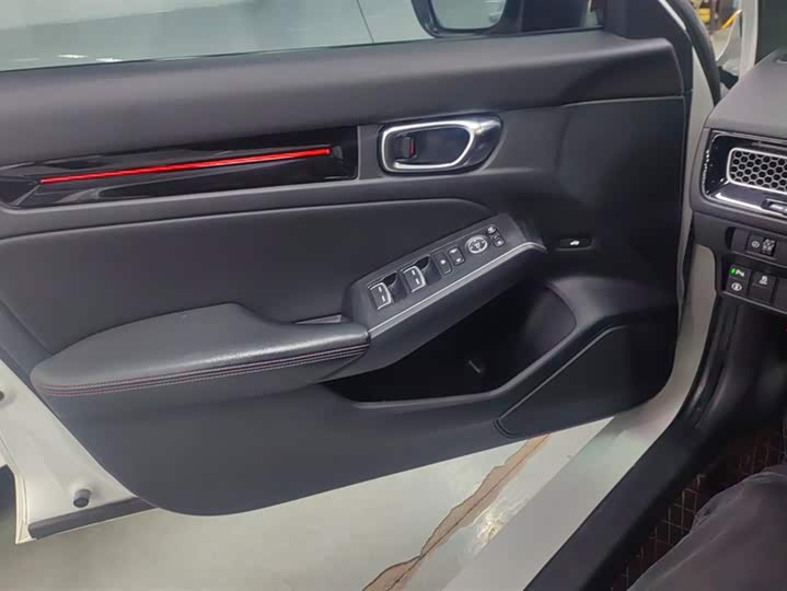 Фото 7 - Honda Civic