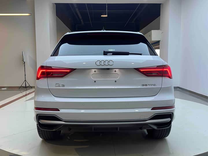 Фото 5 - Audi Q3