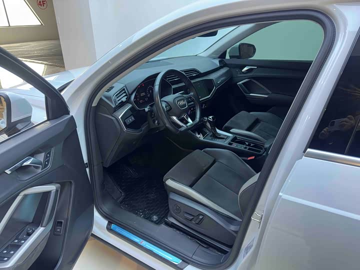 Фото 9 - Audi Q3