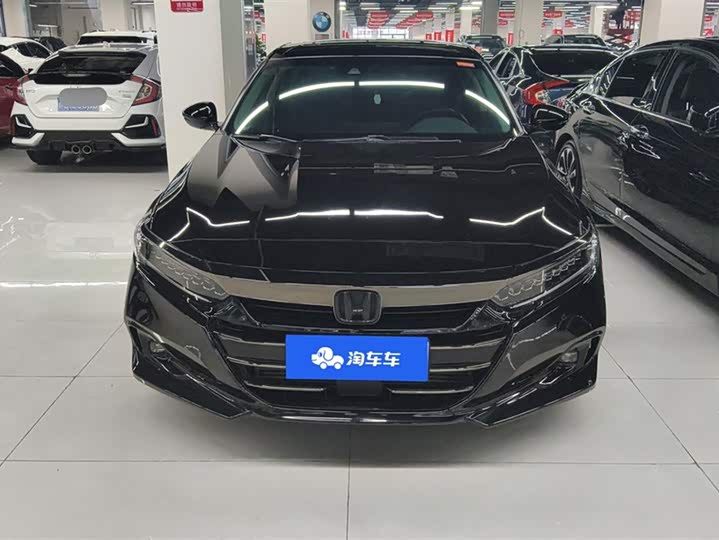 Фото 2 - Honda Accord