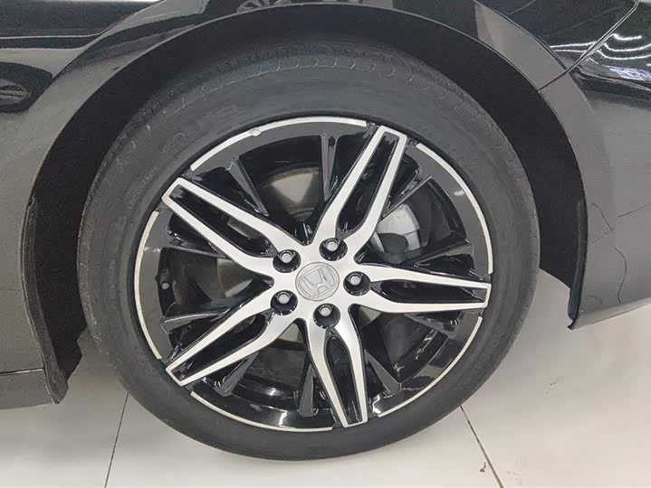 Фото 6 - Honda Accord