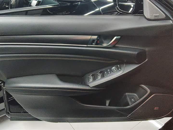 Фото 7 - Honda Accord