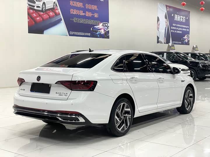 Фото 6 - Volkswagen Sagitar L