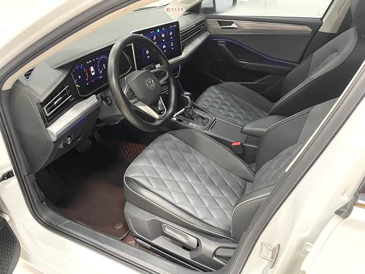 Фото 8 - Volkswagen Sagitar L