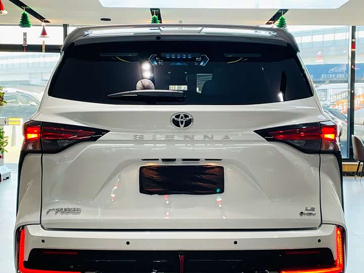 Фото 5 - Toyota Sienna