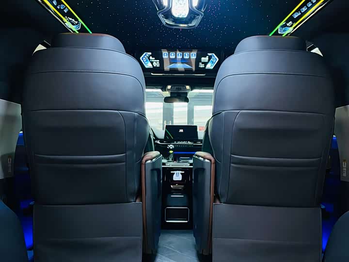 Фото 9 - Toyota Sienna