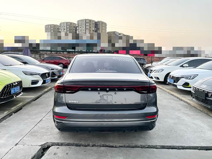 Фото 5 - Geely Emgrand