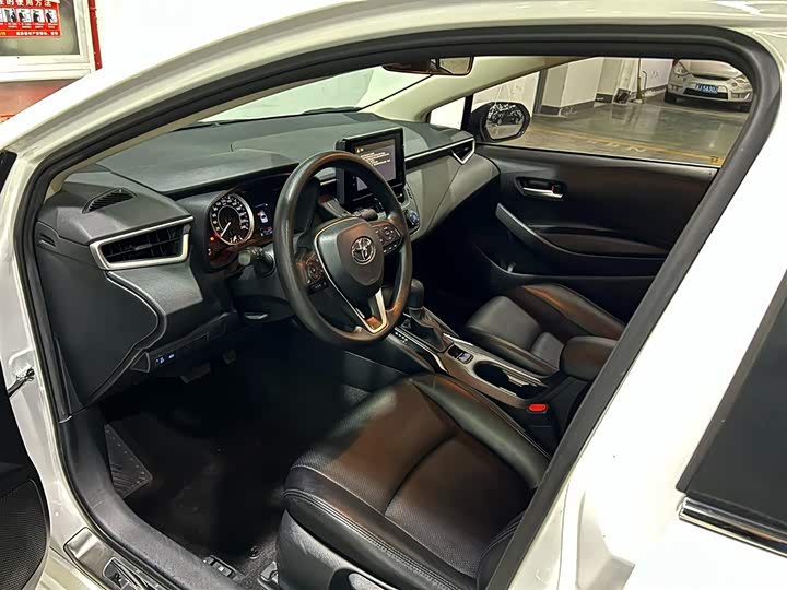 Фото 8 - Toyota Corolla